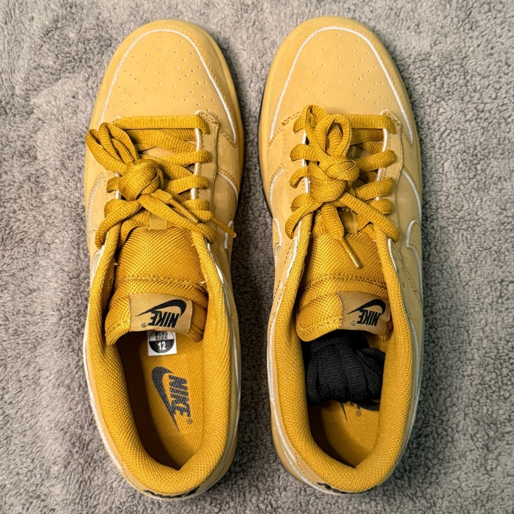 Nike dunk retro
 *wheat gum
brand new
NWOT - Picture 7 of 13